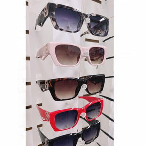 Sidded "B" accent sunglasses ($3/pc)