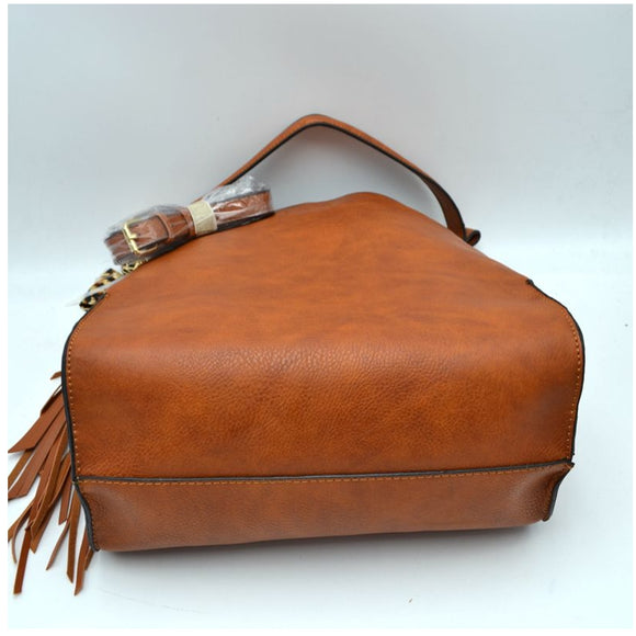 Tassel detail shoulder bag - brown