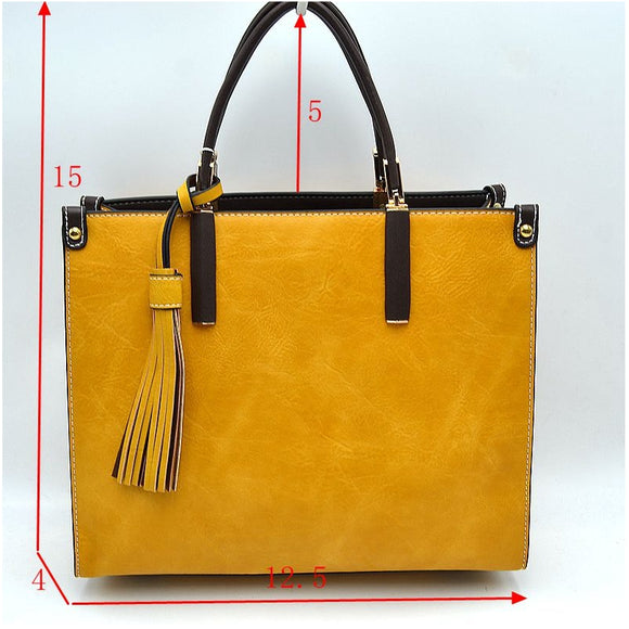 Classic tote with tassel - brown