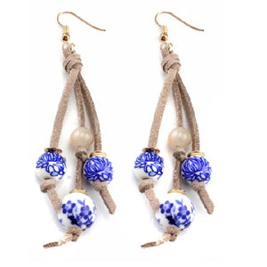Ceramic and flower print earring - natural