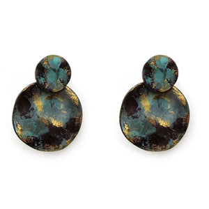 Round hammered earring - patina