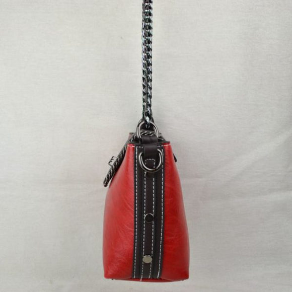 Turn lock chain shoulder bag - red