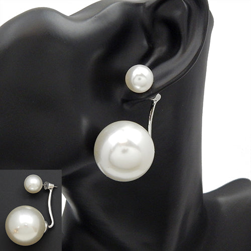 Double pearl earring - white