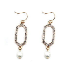 Geometric w/ pearl earring